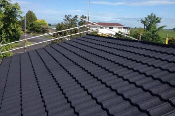 Painting Decramastic roofing tiles